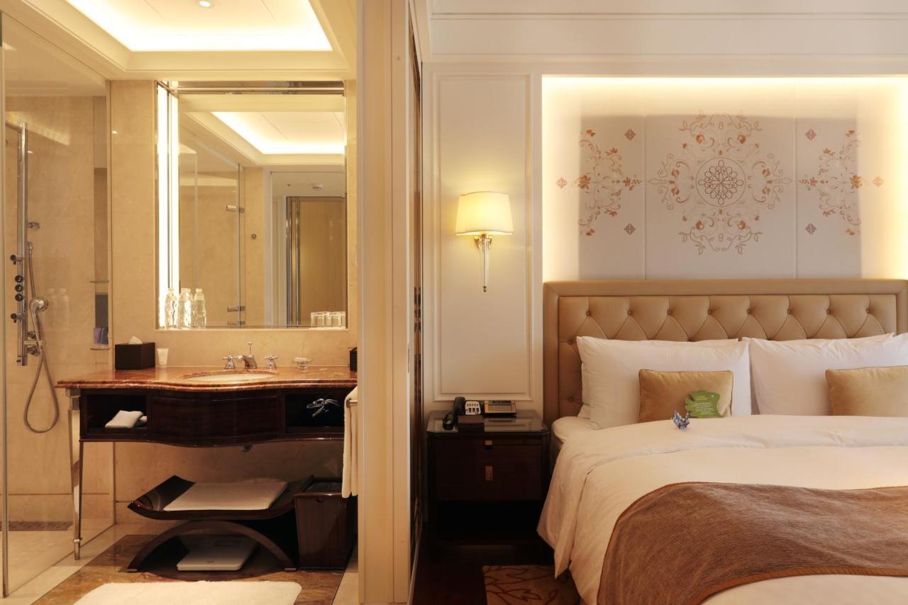 The Okura Prestige Taipei Hotel Exterior foto A guest room at The Imperial