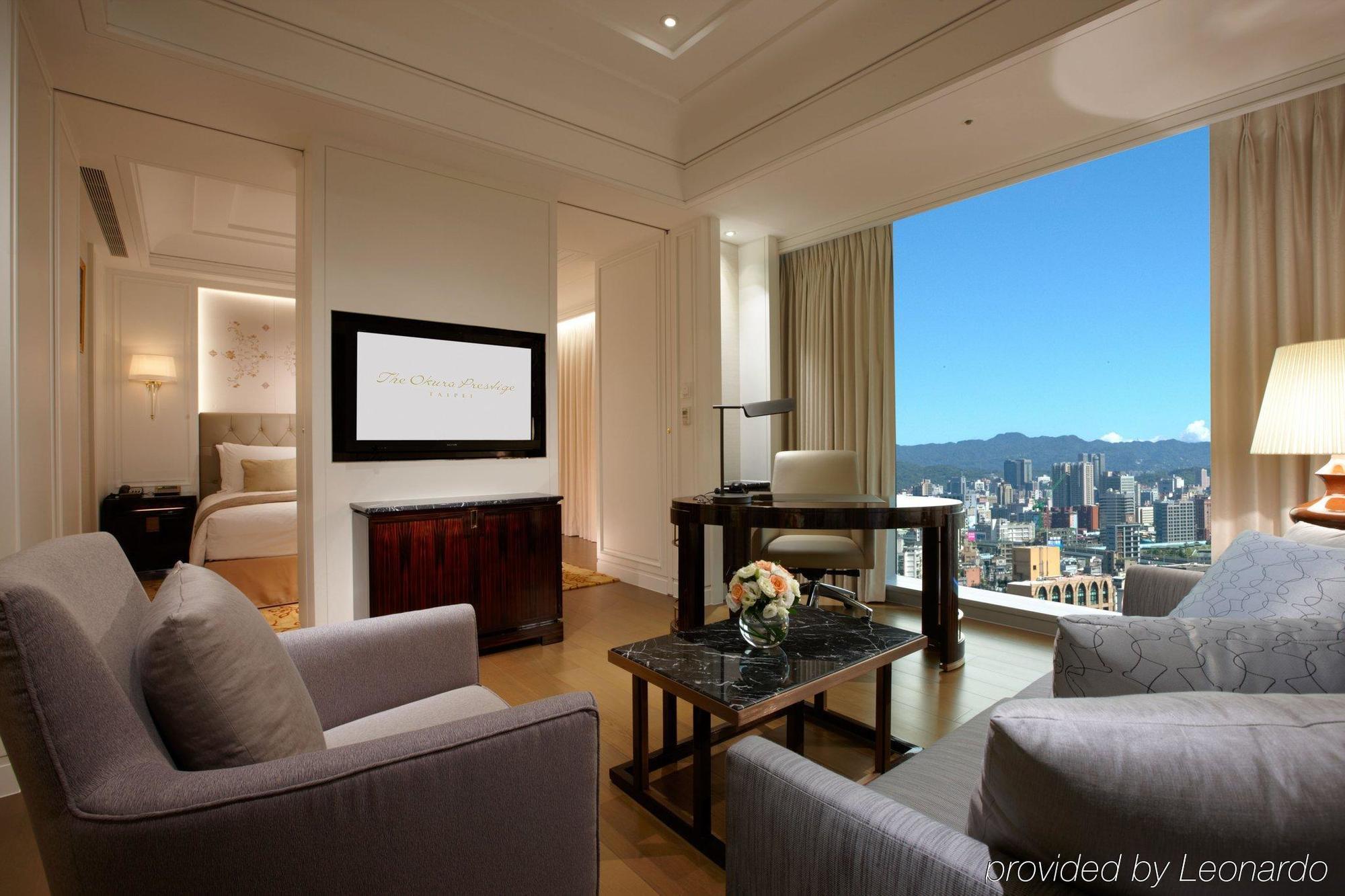 The Okura Prestige Taipei Hotel Exterior foto Suite at The Mira Hong Kong