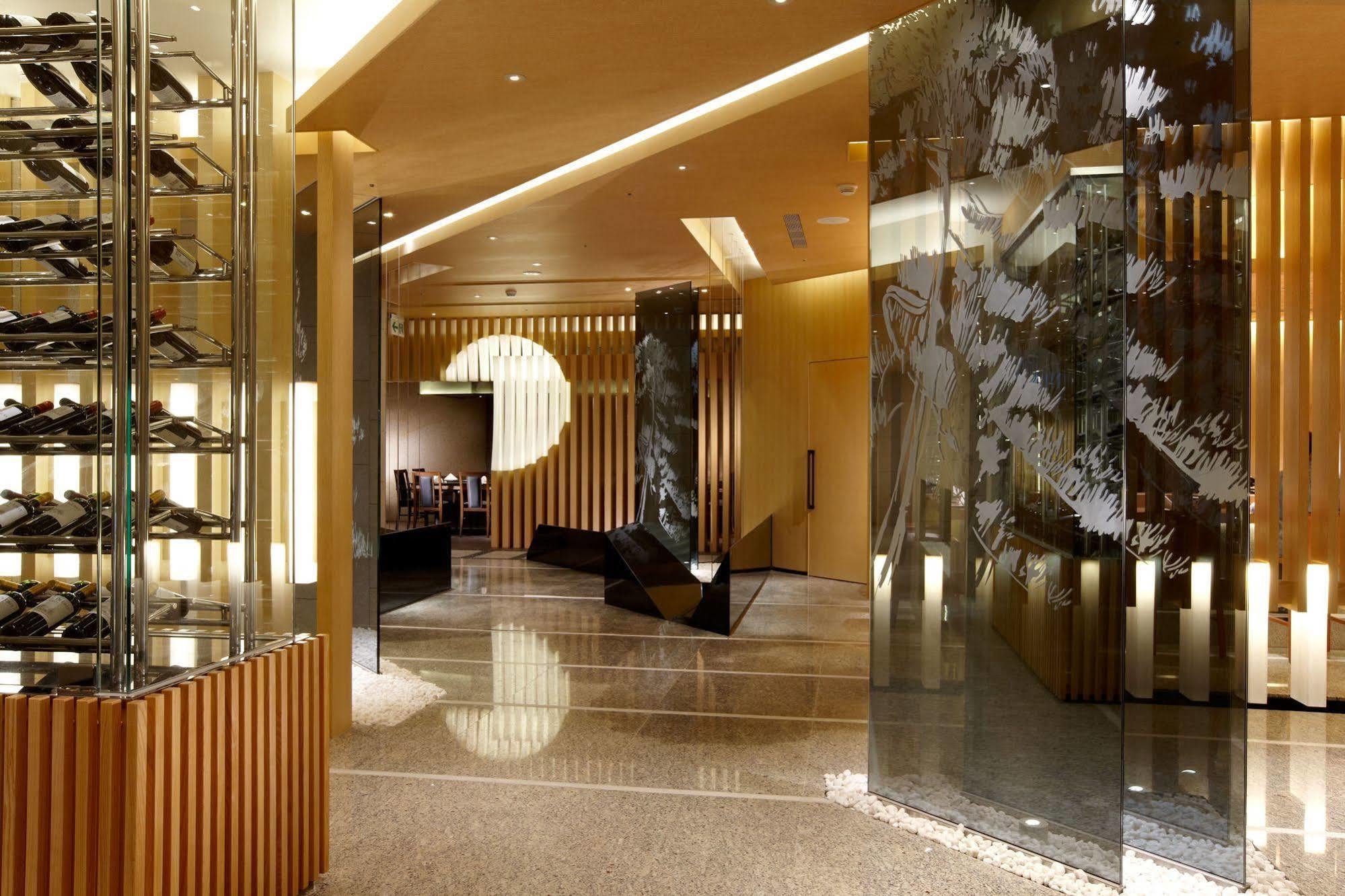 The Okura Prestige Taipei Hotel Exterior foto The lobby of the hotel